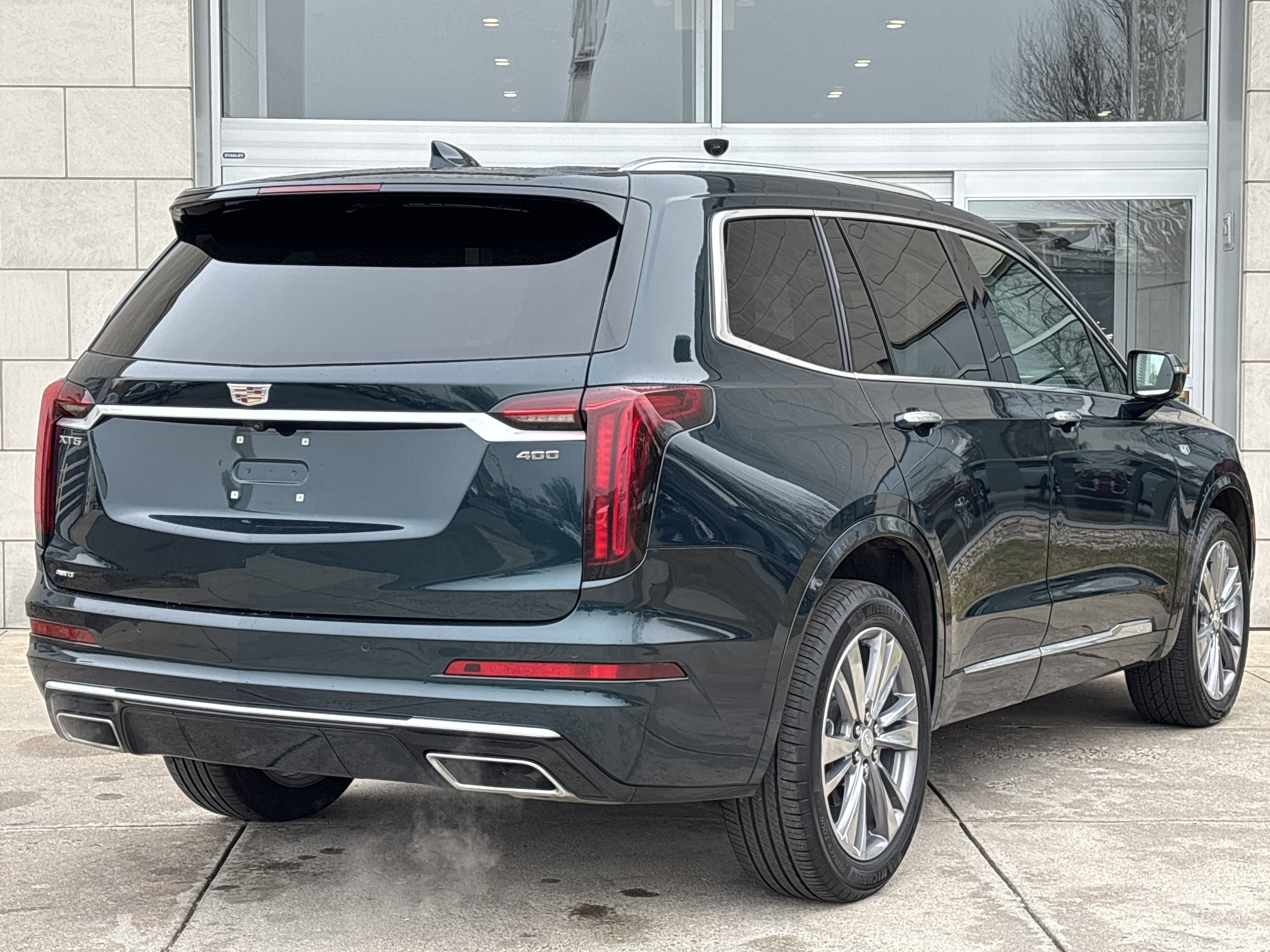 Used 2025 Cadillac XT6 Premium Luxury AWD/4WD image 5