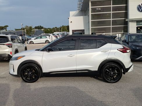 Used 2021 Nissan Kicks SR w/ Interior Electronics Package FWD image 3