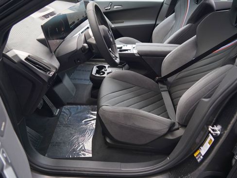 New 2026 BMW iX xDrive45 w/ M Sport Package image 9