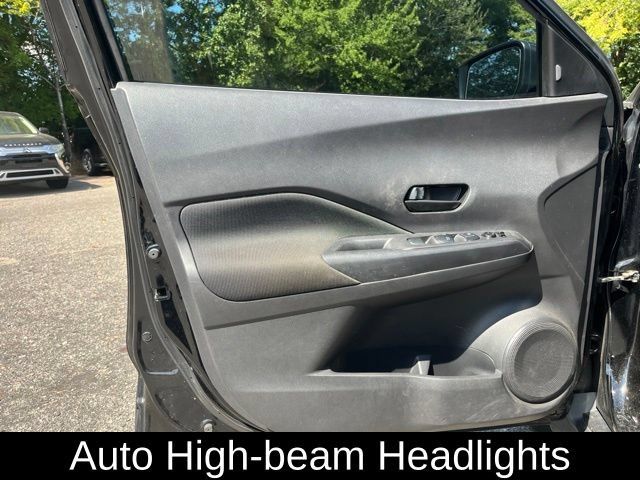 Used 2020 Nissan Kicks S FWD image 13