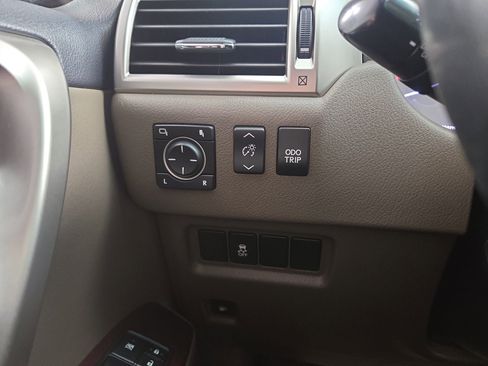 Used 2012 Lexus GX 460 w/ Comfort Plus Pkg image 32