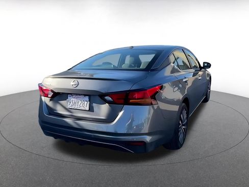 Used 2025 Nissan Altima 2.5 SV image 14