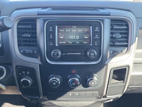 Used 2018 RAM 2500 Tradesman w/ Chrome Appearance Group image 18