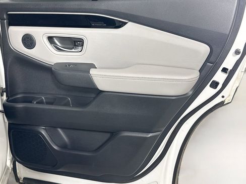 Certified 2025 Honda Pilot EX-L image 29