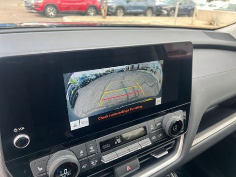 Used 2025 Toyota Grand Highlander FWD image 27