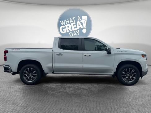 Used 2023 Chevrolet Silverado 1500 LT AWD/4WD image 2