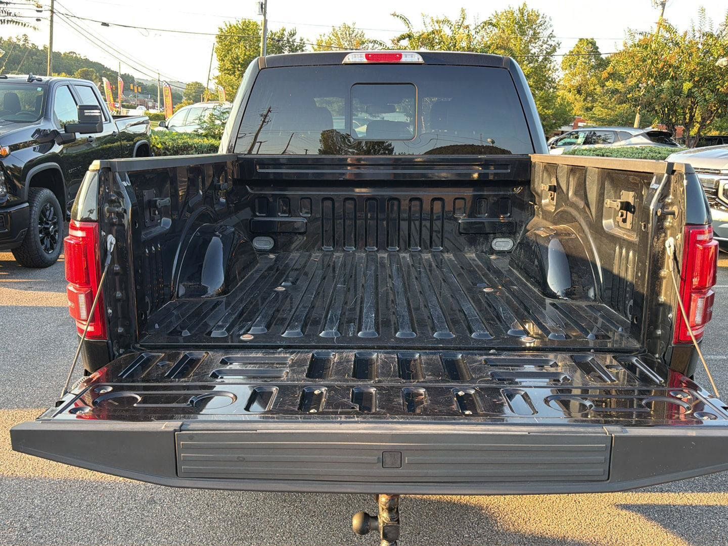 Used 2016 Ford F150 Platinum w/ Equipment Group 701A Luxury RWD image 19