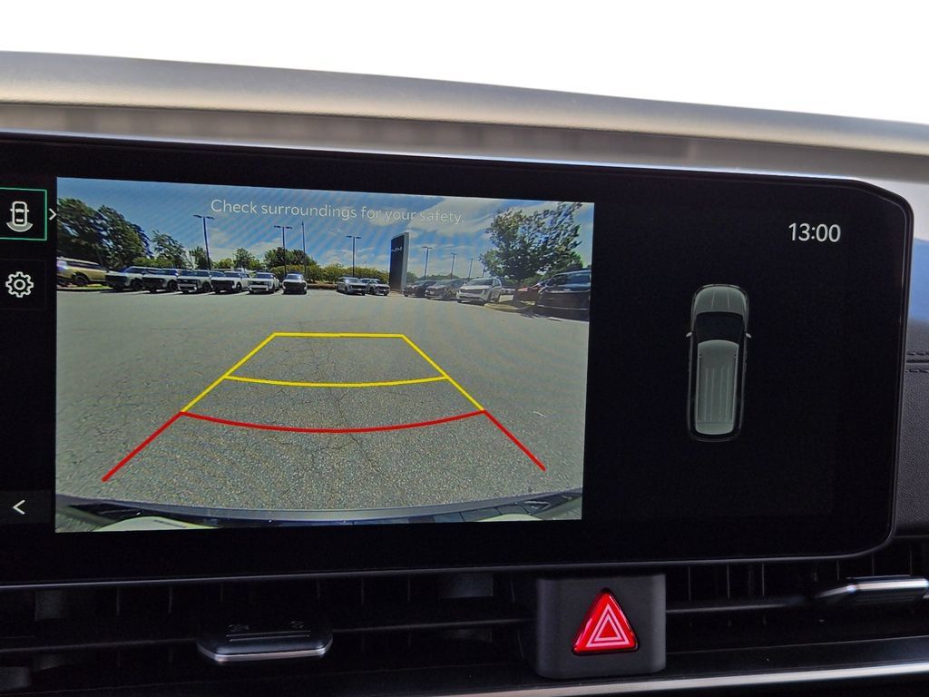 Certified 2025 Kia Carnival FWD image 26