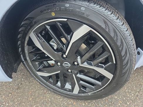 New 2025 Nissan Versa SR w/ Trunk Package image 10