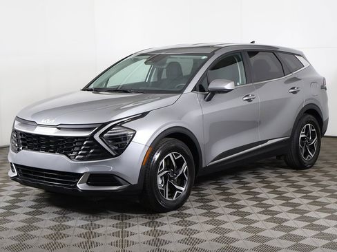 Used 2024 Kia Sportage LX image 6