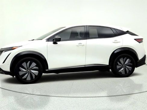 Used 2024 Nissan Ariya AWD image 8