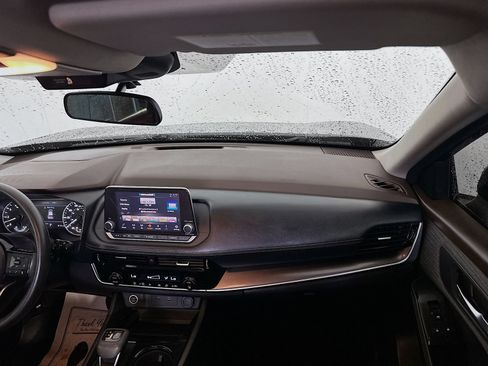 Used 2021 Nissan Rogue SV FWD image 22