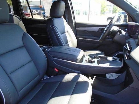 Used 2025 Buick Enclave Sport Touring AWD/4WD image 24
