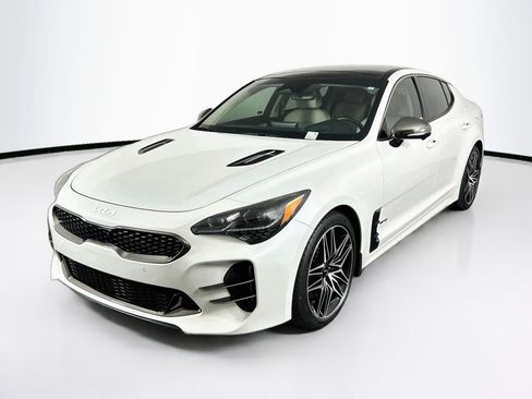 Used 2022 Kia Stinger GT2 RWD image 3