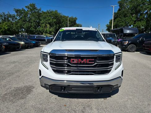 Used 2025 GMC Sierra 1500 SLT image 11