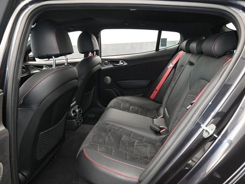 Used 2023 Kia Stinger GT2 image 41