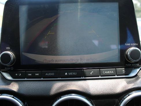 Used 2020 Nissan Sentra SV FWD image 18