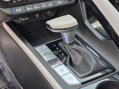 Certified 2023 Hyundai Elantra Limited FWD image 25
