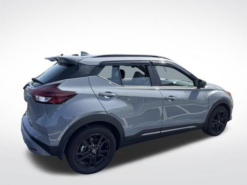 Used 2024 Nissan Kicks SR w/ SR Premium Package FWD image 2