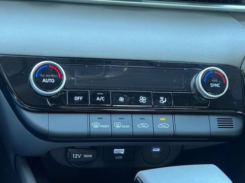 New 2026 Hyundai Elantra Hybrid FWD image 18