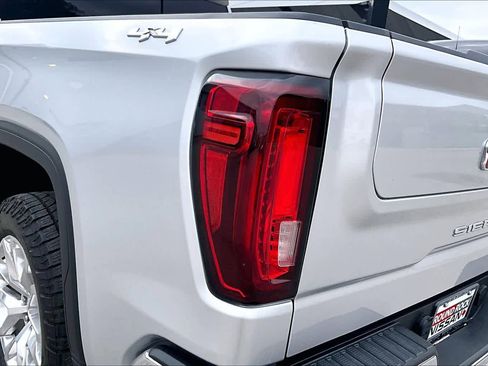 Used 2021 GMC Sierra 1500 SLT image 27