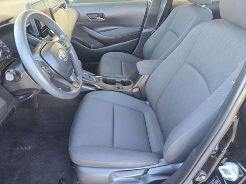 Used 2023 Toyota Corolla LE image 4