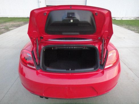 Used 2016 Volkswagen Beetle 1.8T S image 24