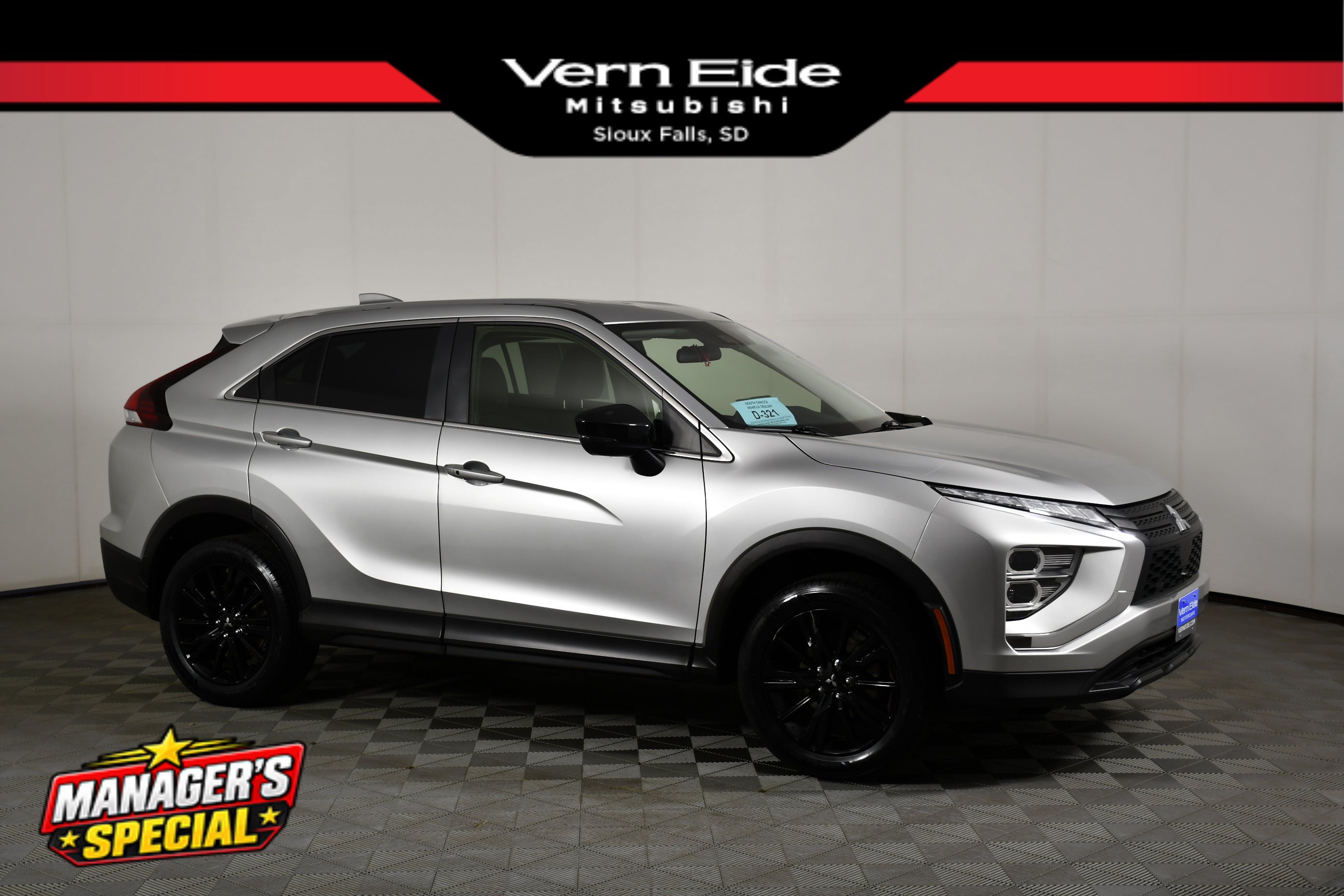Used 2024 Mitsubishi Eclipse Cross LE AWD/4WD image 1