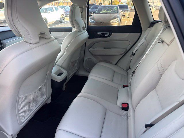Used 2023 Volvo XC60 B5 Plus w/ Protection Package Premier AWD/4WD image 16