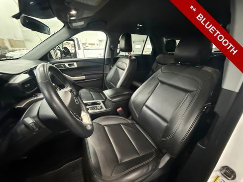 Used 2023 Ford Explorer XLT w/ Equipment Group 202A AWD/4WD image 15