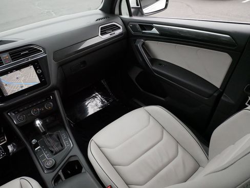 Used 2021 Volkswagen Tiguan SEL Premium R-Line AWD/4WD image 11