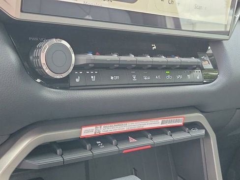 New 2026 Toyota Tundra Limited AWD/4WD image 31