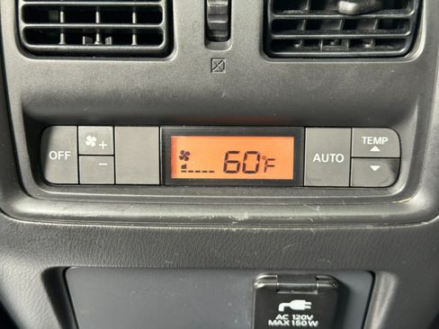 Used 2017 Nissan Pathfinder Platinum AWD/4WD image 36
