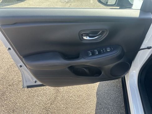 Used 2024 Honda HR-V EX-L image 8