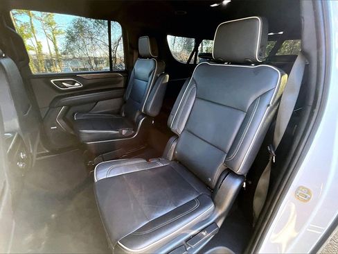 Certified 2023 Chevrolet Suburban Premier image 20