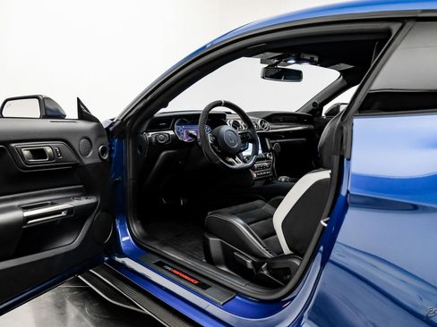 Used 2022 Ford Mustang Shelby GT500 w/ Carbon Fiber Track Pack image 27