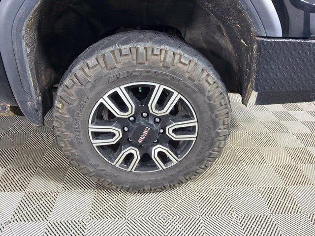 Used 2022 GMC Sierra 2500 AT4 w/ AT4 Premium Plus Package AWD/4WD image 18