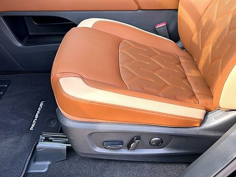 New 2026 Nissan Pathfinder Platinum image 12