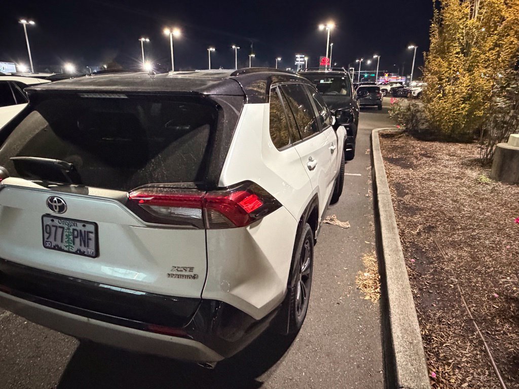 Used 2023 Toyota RAV4 XSE AWD/4WD image 6