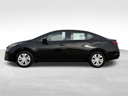 Used 2025 Nissan Versa S w/ Trunk Package image 6