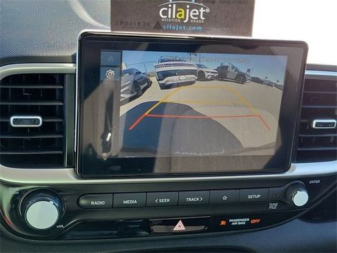 New 2026 Hyundai Venue SE image 9