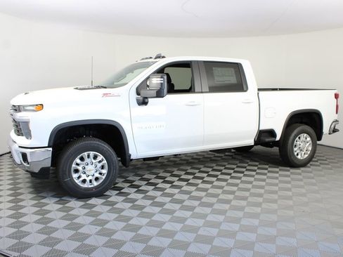 New 2026 Chevrolet Silverado 3500 LT w/ All Star Edition AWD/4WD image 2