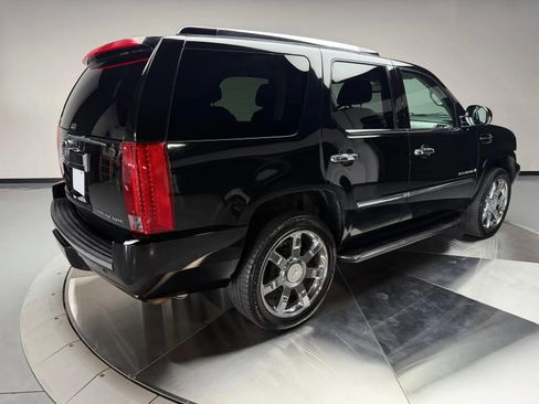 Used 2008 Cadillac Escalade AWD image 2