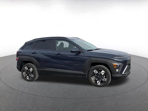 Used 2025 Hyundai Kona SEL image 2