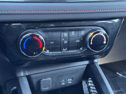 Used 2024 Chevrolet TrailBlazer RS image 31