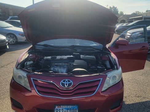 Used 2010 Toyota Camry LE FWD image 10