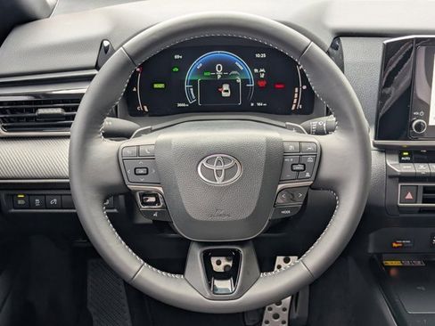 Used 2025 Toyota Camry SE image 20