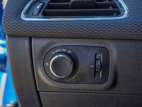 Used 2017 Chevrolet Cruze LT w/ Convenience Package image 20