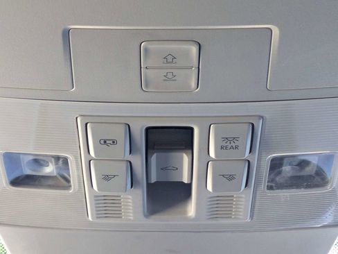 Used 2022 Volkswagen Atlas SEL Premium image 27