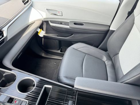 Used 2026 Toyota Sienna XSE AWD/4WD image 24